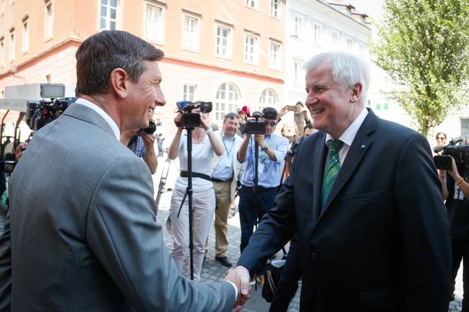 Slovenian president Borut Pahor welcomes the arrival of Minister-President of the Free State of Bavaria Horst Seehofer